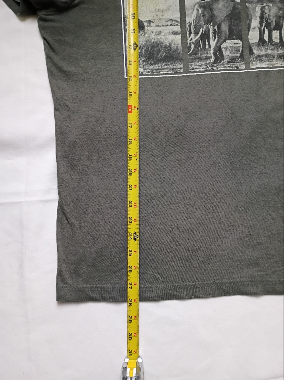 Banana Republic T-Shirt Charcoal Gray Elephant Graphic Size L. Unisex. - Picture 4 of 6